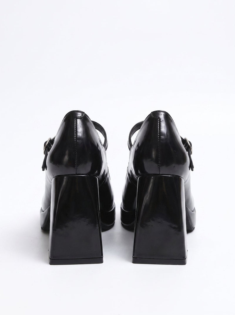 SHOES 01