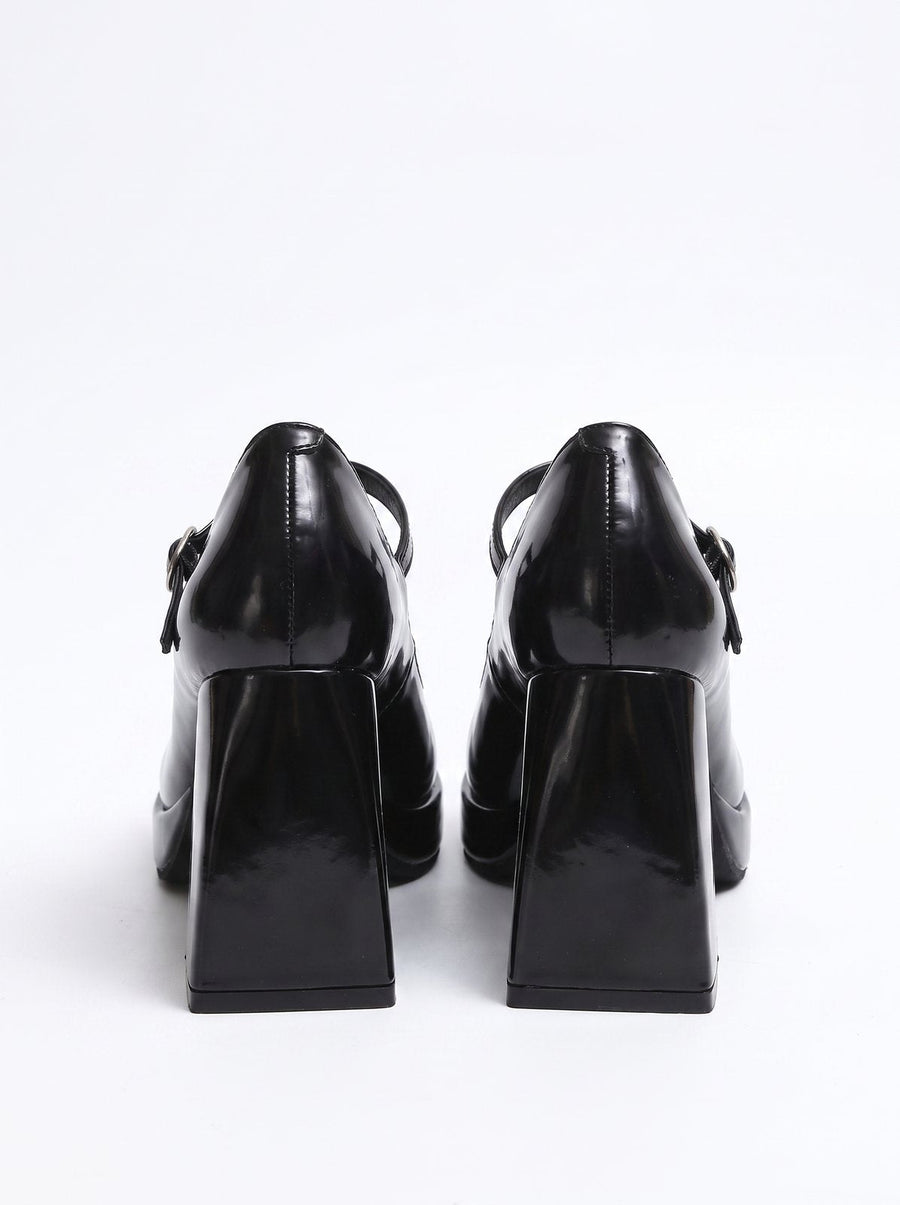 SHOES 01